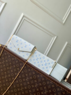 Pochette Félicie handbag from the Sweet Escape collection M28127 Blue