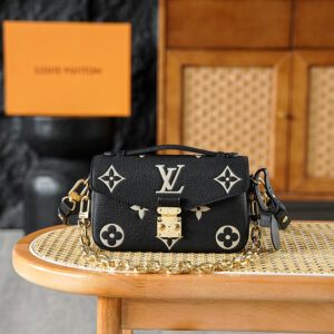 Pochette Metis East West Bag M46596